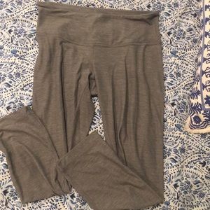 LULULEMON LEGGINGS SIZE 4